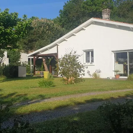 Holiday home Maison De Famille Proche De Tout Au Calme Bourcefranc