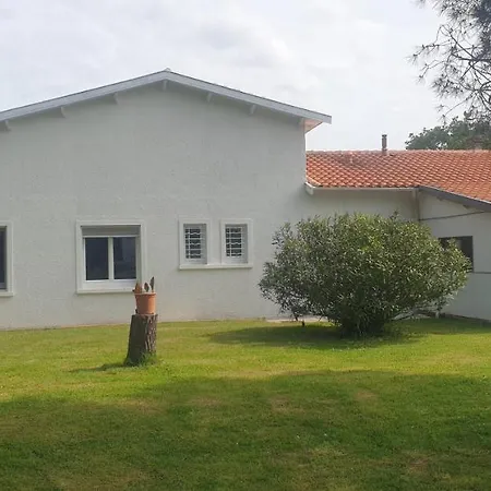 Holiday home Maison De Famille Proche De Tout Au Calme *