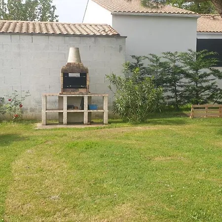 Maison De Famille Proche De Tout Au Calme *